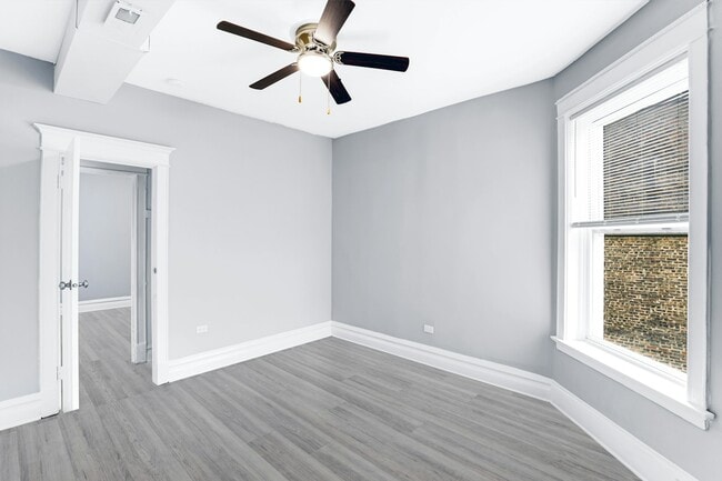 Photo - 5341 S Indiana Ave Unit 5341 -  2