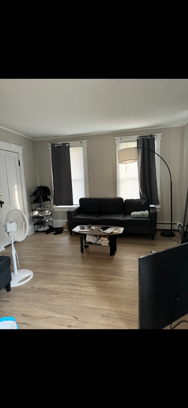 Photo - 87 Jackson Ave Unit Downstairs