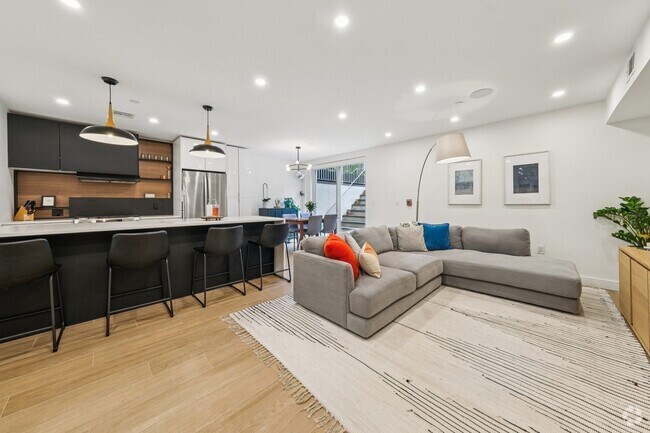 Building Photo - 243 3rd St Unit 1 Rental