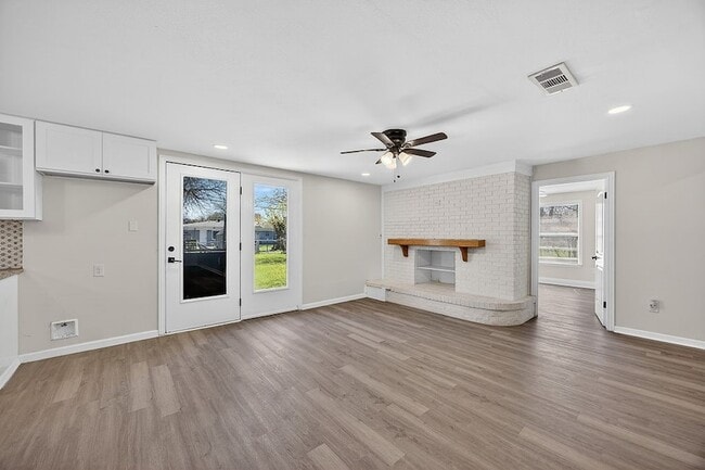 Photo - 108 Dupont Cir