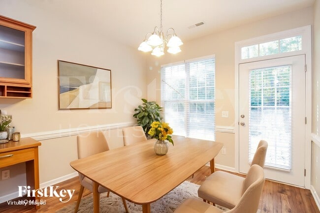 Photo - 708 Hawthorn Ridge Dr
