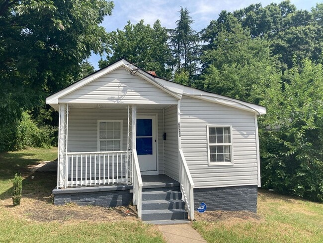Building Photo - 2209 Royall Ave