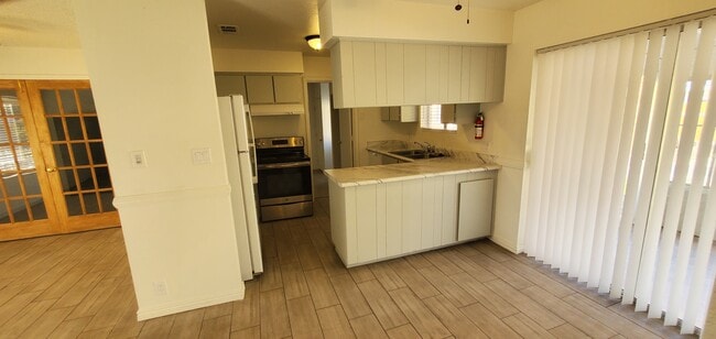 Photo - 616 E 3rd Ave