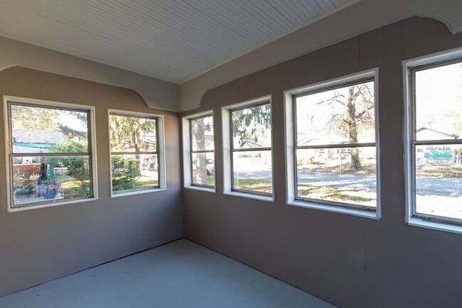 Photo - 1419 W 22nd St