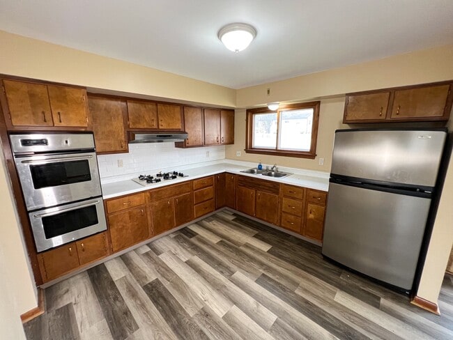 Photo - 4528 Plumbrook Dr