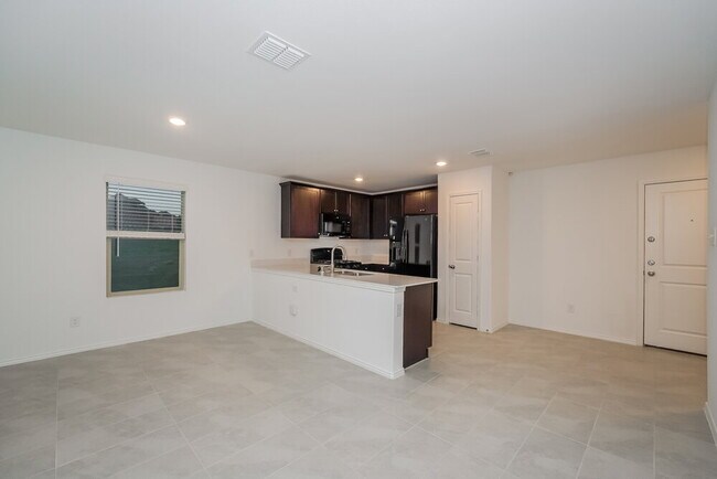 Photo - 8401 Holw Bnd St