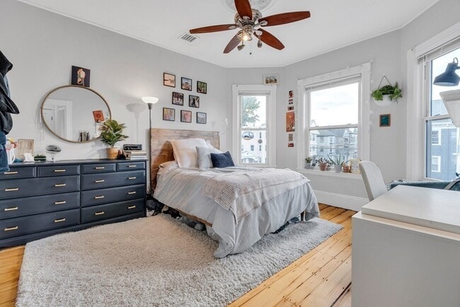 Photo - 160 Saint Alphonsus St Unit 2