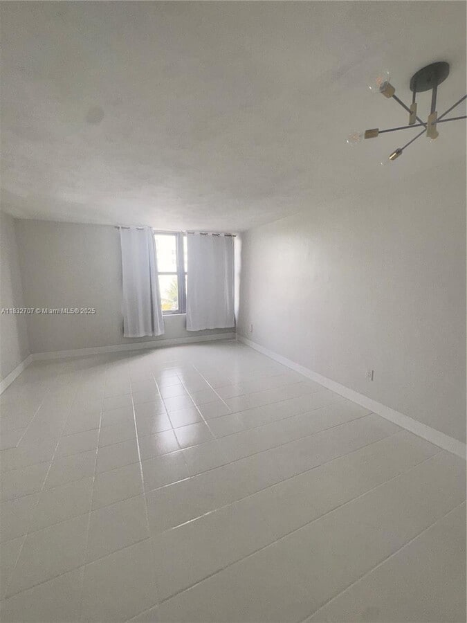 Photo - 2899 Collins Ave Condo Unit 608