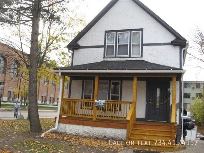 Building Photo - 936 Mary St Rental