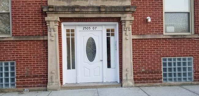 Photo - 2507 W 58th St Unit 1E