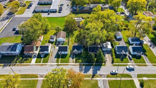 149 W Lane Ave