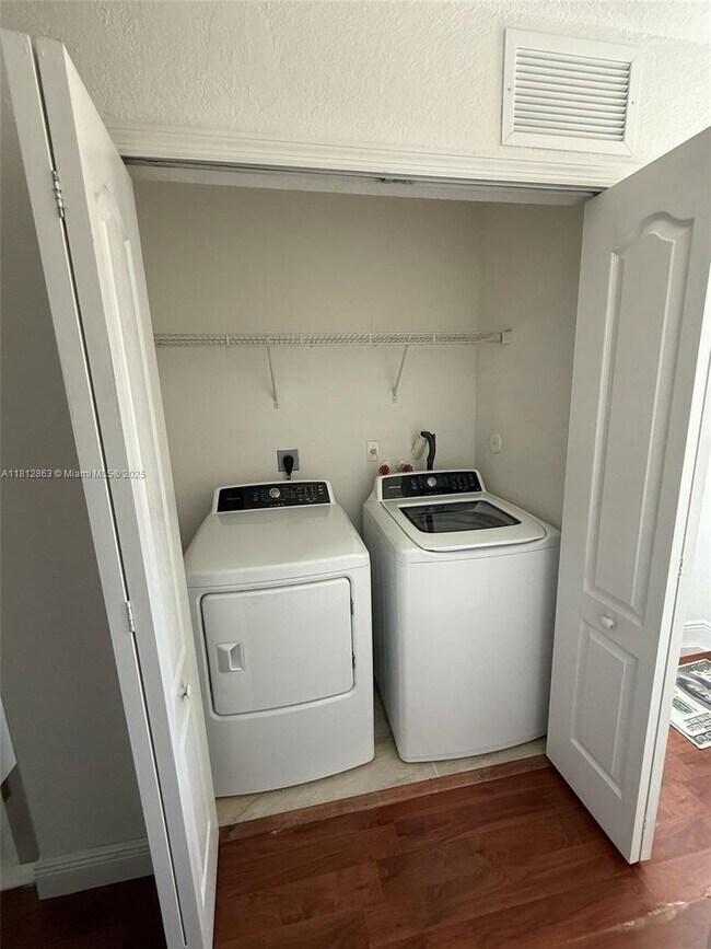 Photo - 2342 SE 10th St