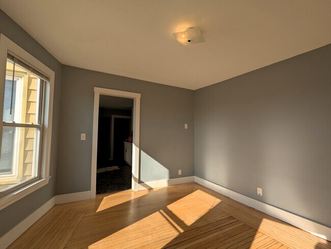 Living Room - 16 Clinton Ave Unit 2