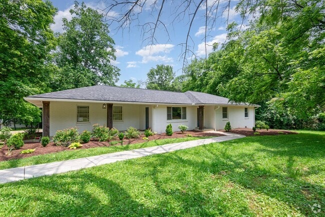 Building Photo - 1955 Revonated Rental