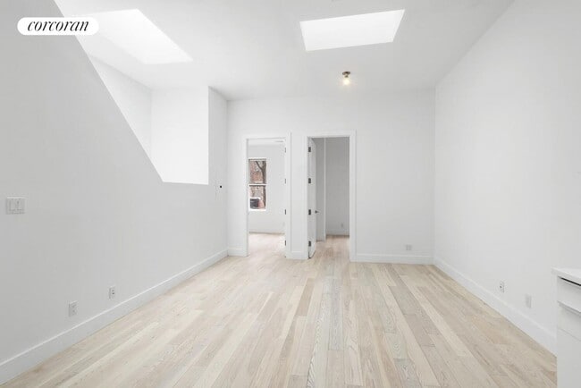 Photo - 78 N Henry St