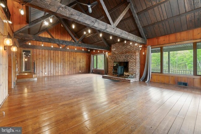 Photo - 1540 Peter Cheeseman Rd