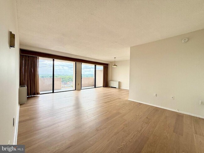 4141 Henderson Rd Unit 1007