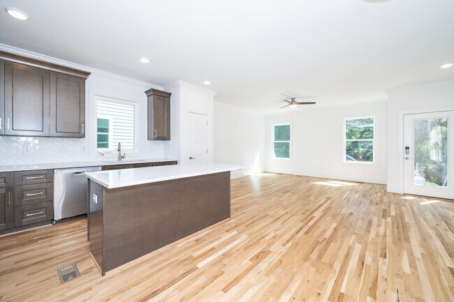 Photo - 1721 Crest Rd