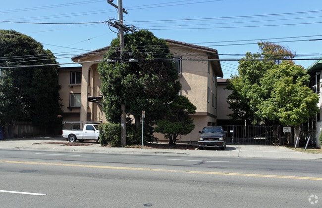 1111 Mission Rd