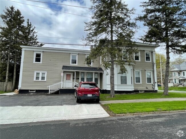 Building Photo - 44 Bridge St Rental