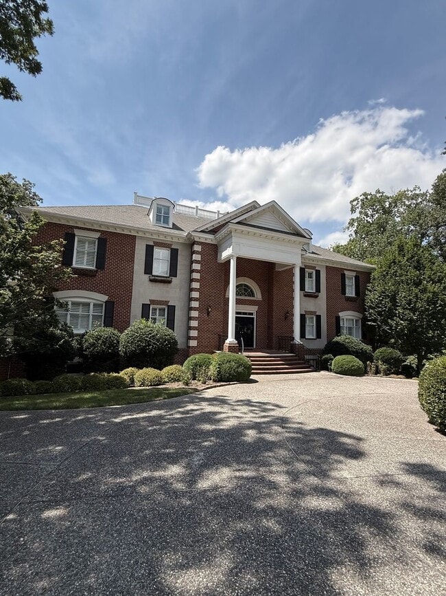Building Photo - Kingsmill Rental