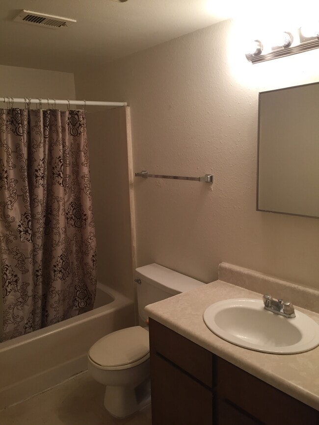 Photo - 310 S Industrial St Unit 3