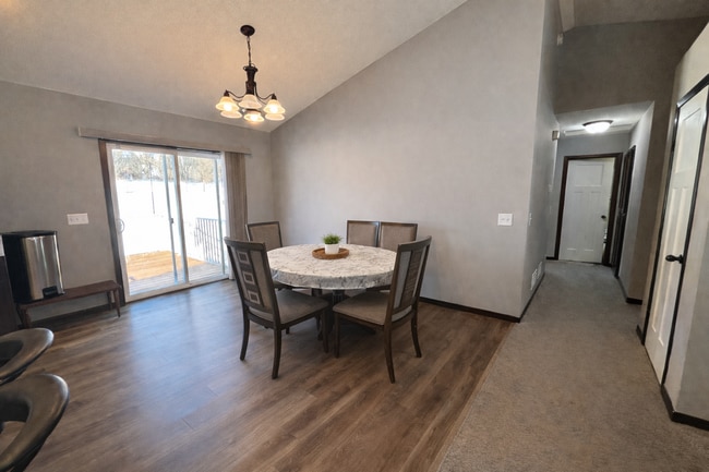 Photo - Beautiful 3bed 2bath Including a Master Suite