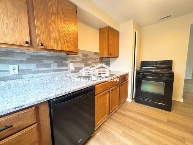 228 1st St