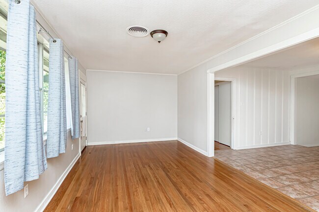 Photo - 365 Riverlon Ave