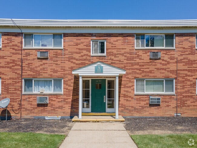 Emerald Village Apartments