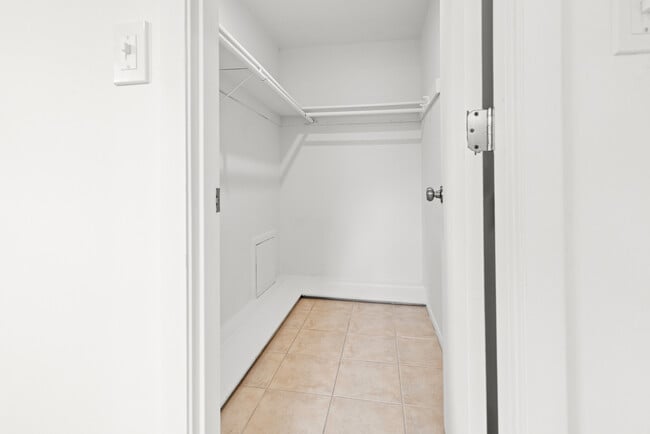 Photo - 1057 Tropical Ave NW