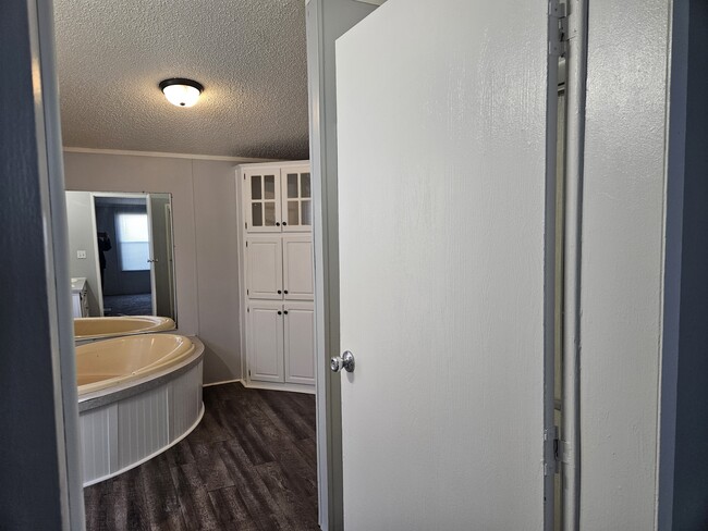 Photo - 41 Lynnwood Cir