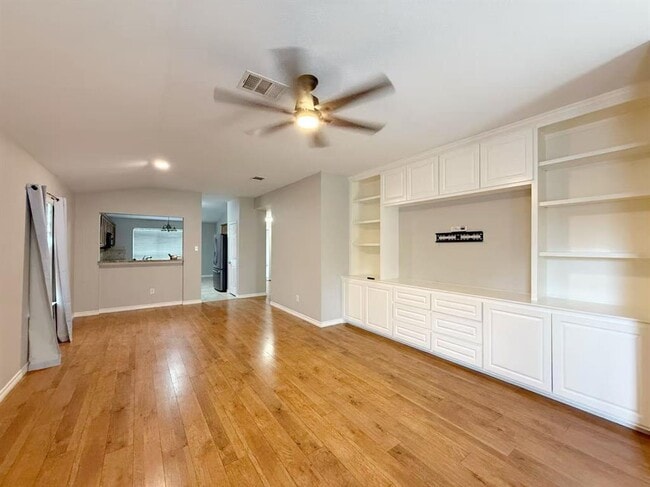 Building Photo - 905 Remington Dr Rental