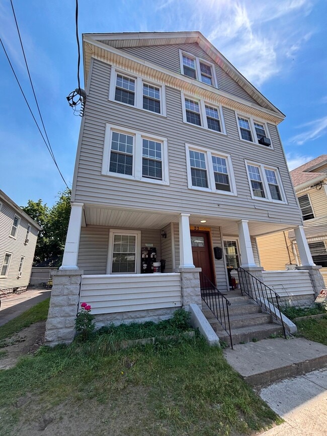 Building Photo - 23 Hawk St
