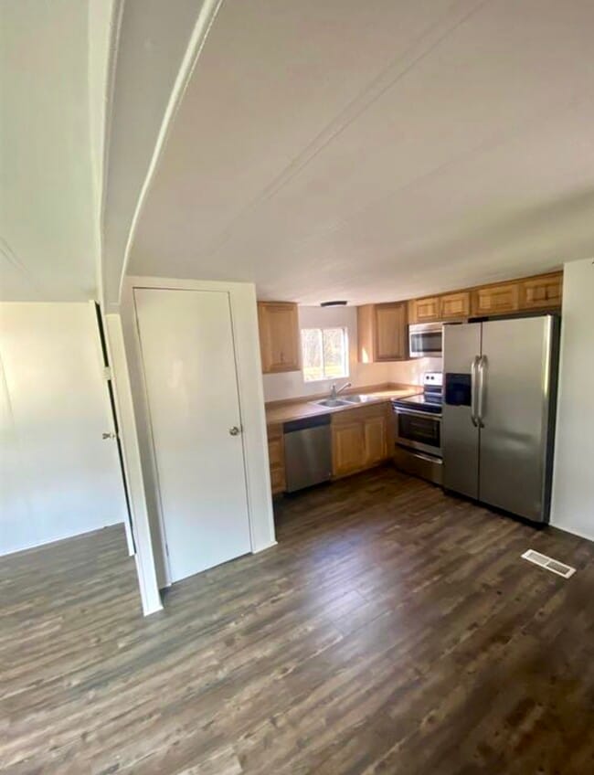 Photo - 933 S Pine Lake Rd