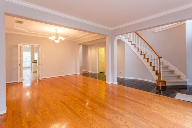 Photo - 4611 Oakdale St