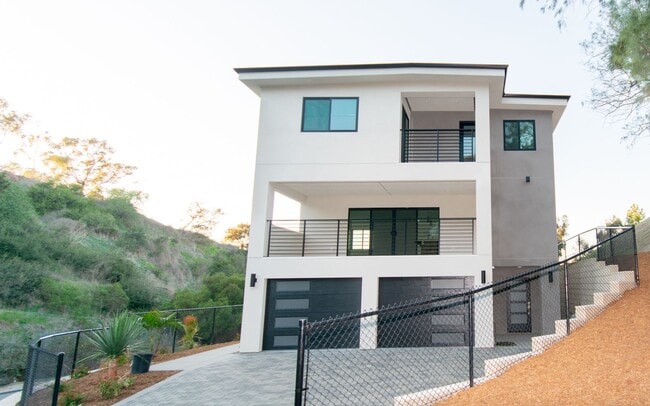 Photo - DunstanSt - 2270 Unit 01