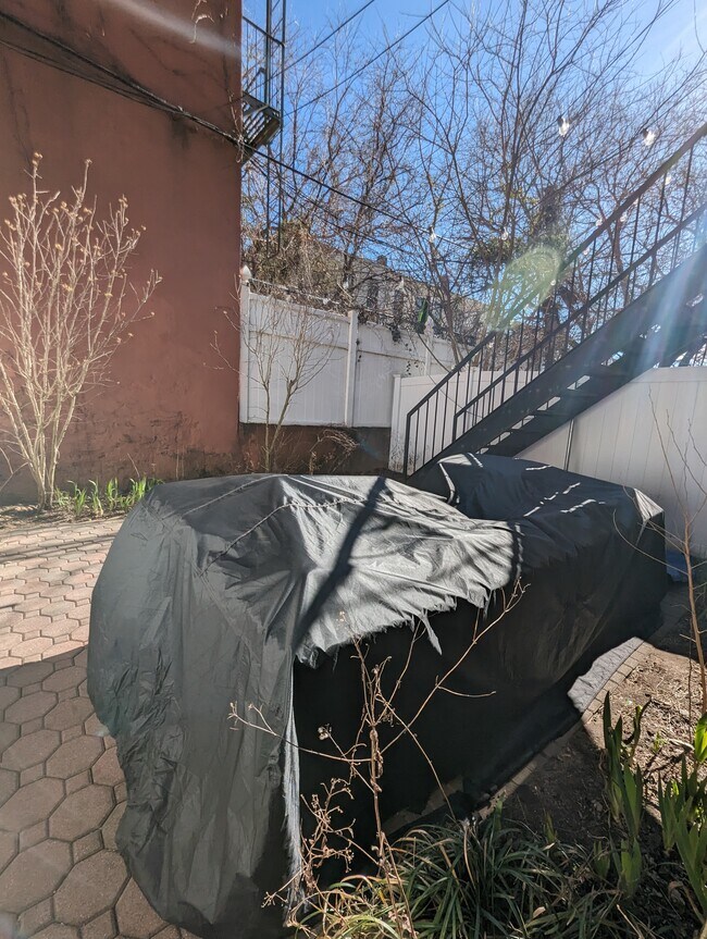 Photo - 290 Cornelia St Unidad 1