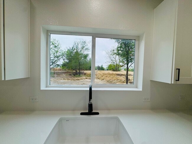 Photo - 387 Old Lockhart Rd