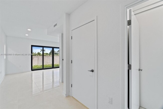 Photo - 1119 NW 1st St