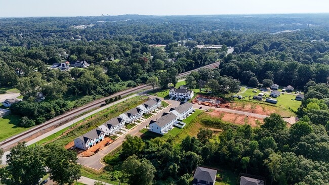 Photo - 18 Twiggs Ln