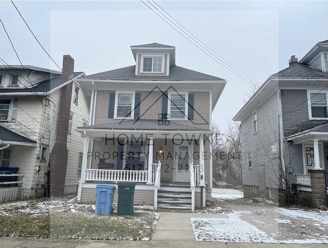 Building Photo - 1220 N Walnut St