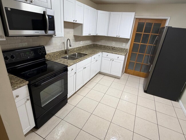 Building Photo - 9332 Sun Ct Unit 1