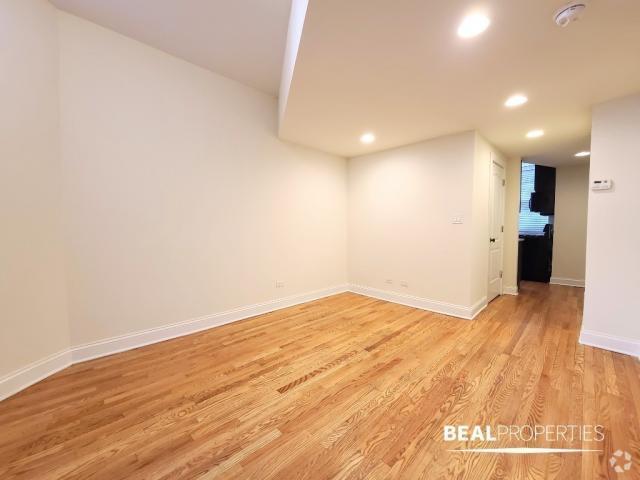 Building Photo - 1 bedroom in CHICAGO IL 60613 Unit GDS Rental