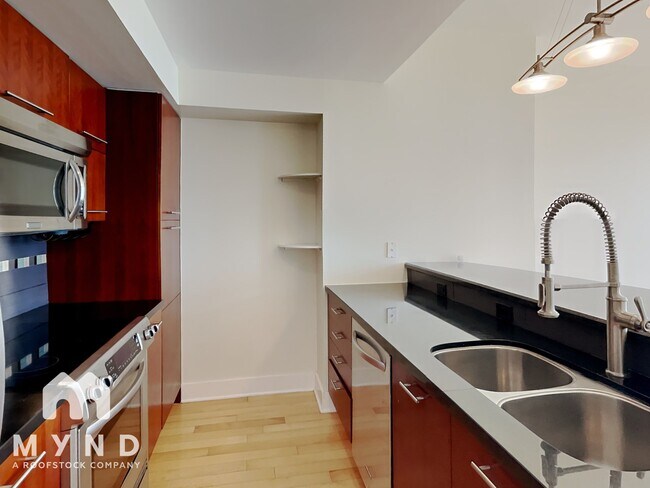 Photo - 603 Davis St Unit 1407