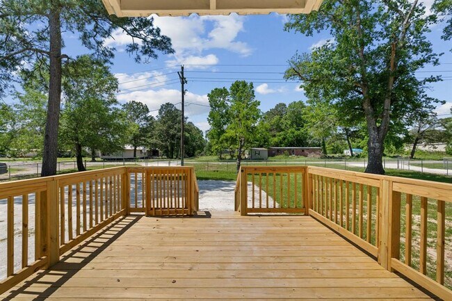 Photo - 1943 Farm to Market 1010 Rd House