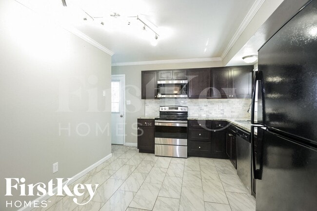 Photo - 11321 Amboy Ln