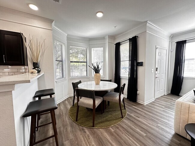 Photo - Luxury + Location: Limited-Time Savings! Unidad GV3