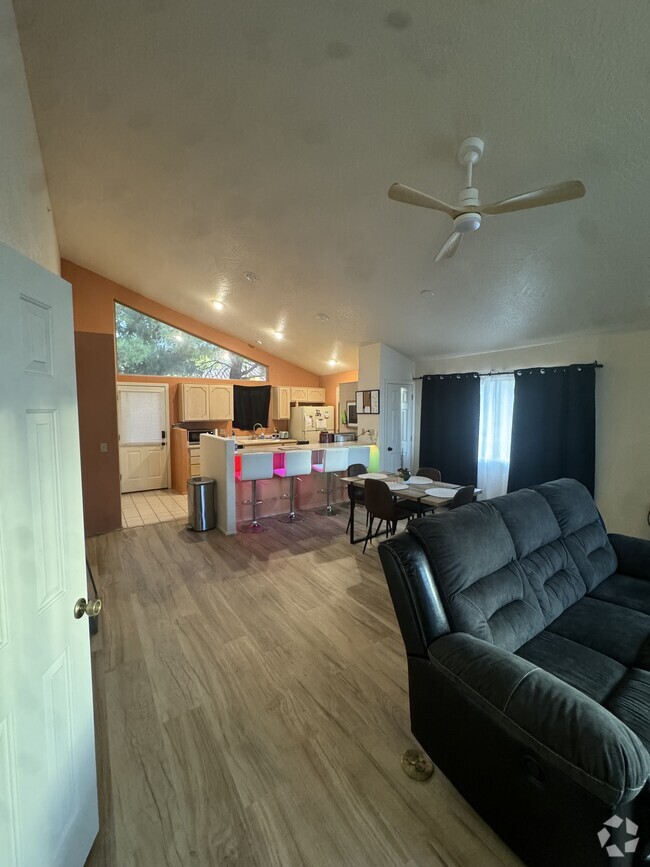 Building Photo - 93 Morning Sun Dr Unit 93 Rental