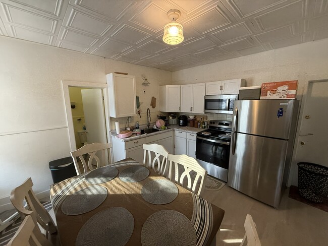 Cocina - 402 N Morrison St Unidad 2